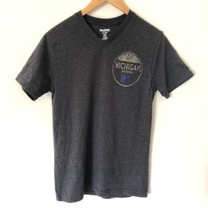 Like New University of Michigan Wolverines V Neck